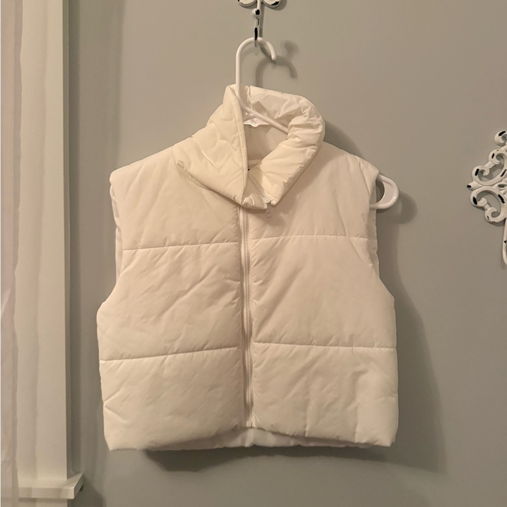 SHEIN Kids Ivory Puffer Vest